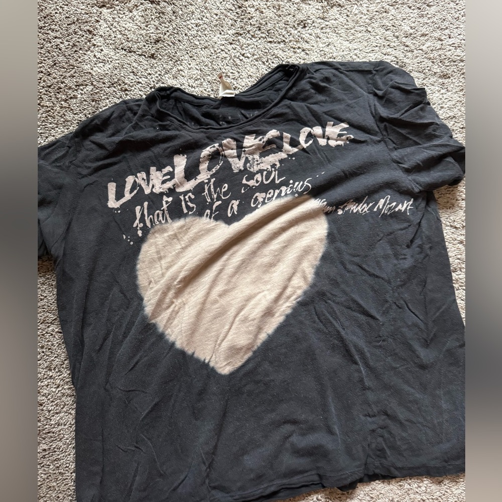 Magnolia Pearl brand new w/o tags tee